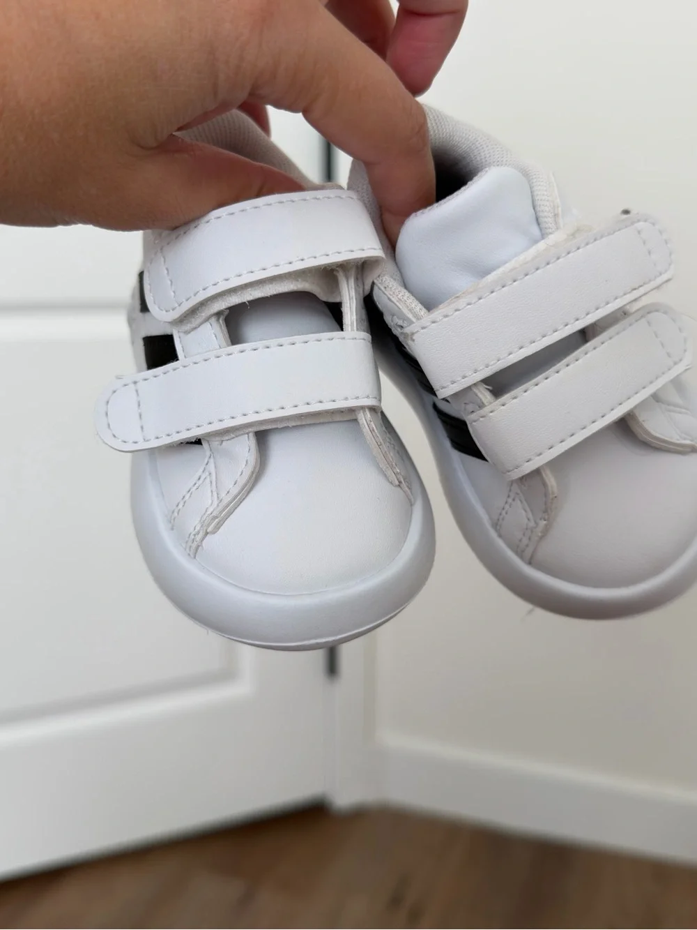 Adidas Grand Bubble Comfort White Black Double Strap Sneakers Size 4c Baby